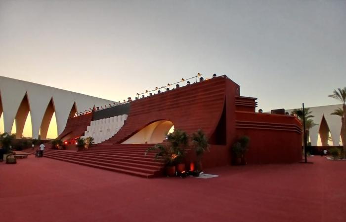 بالبلدي: التجهيزات
      الأخيرة
      لحفل
      افتتاح
      مهرجان
      الجونة
      السينمائي
      (صور)