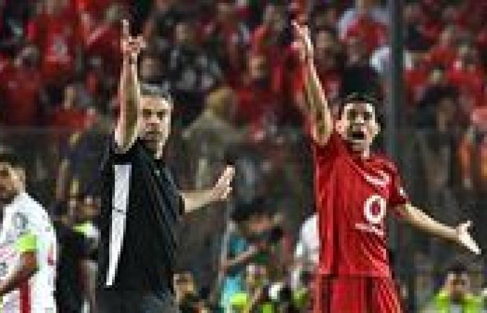 بالبلدي: عبدالحميد
      بسيوني:
      معتمد
      جمال
      يحقق
      نتائج
      جيدة
      مع
      الزمالك