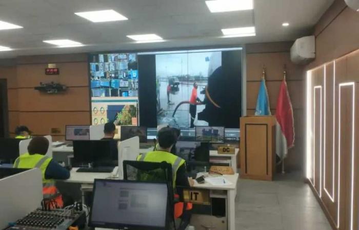 محافظ
      الإسكندرية
      يوجه
      بتكثيف
      التواجد
      الميداني
      لمواجهة
      الأمطار
      الغزيرة
      واضطراب
      الملاحة
      البحرية