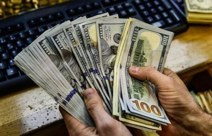 بالبلدي: سعر
      الدولار
      مقابل
      الجنيه
      المصري
      اليوم
      السبت
      17
      أكتوبر
      2026..
      وفقًا
      لآخر
      تحديث