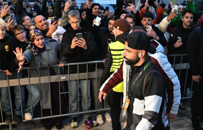 بالبلدي : فيديو
      |
      شبكة
      تركية
      تكشف
      مفاجأة
      بشأن
      محمد
      صلاح
      قبل
      هدفه
      في
      مباراة
      طرابزون
      سبور
      وكوبس