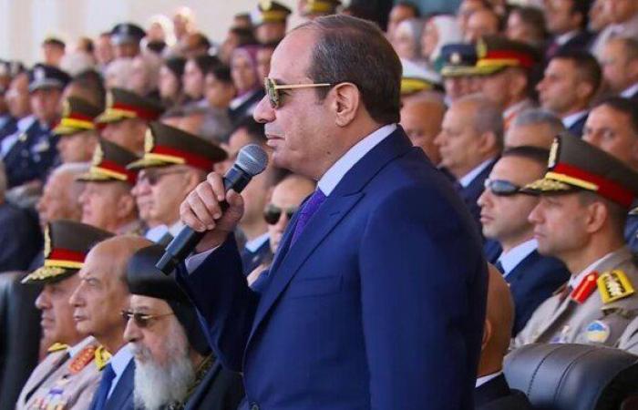 بالبلدي: الرئيس
      السيسي
      يعطي
      إشارة
      بدء
      حفل
      تخرج
      طلاب
      الأكاديمية
      العسكرية