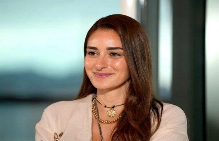 بالبلدي: «النداهة
      بتندهني»..
      أمينة
      خليل
      تكشف
      كواليس
      اختيار
      أدوارها
      الفنية