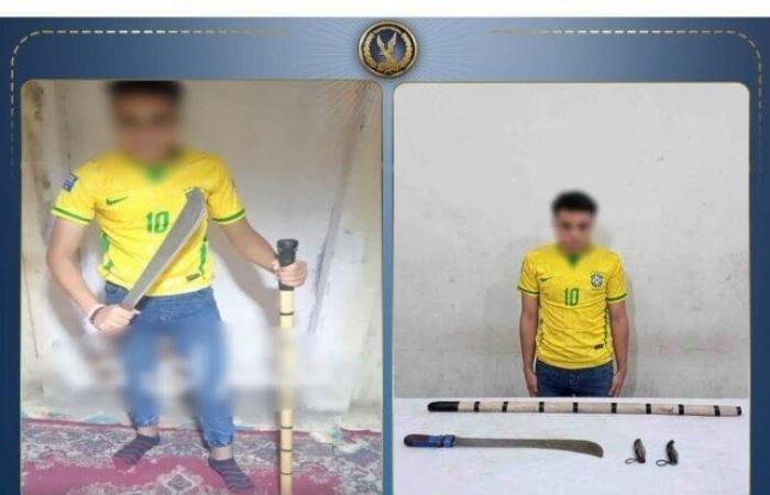 بالبلدي: بعبارات
      خادشة
      للحياء..
      ضبط
      طالب
      استعرض
      أسلحة
      بيضاء
      في
      البحيرة