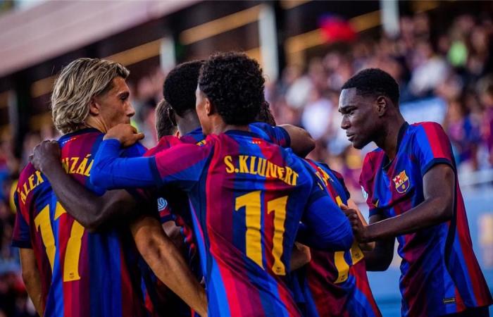 بالبلدي : ردود
      أفعال
      جماهير
      برشلونة
      على
      أداء
      حمزة
      عبد
      الكريم
      أمام
      أوتيبو:
      فرعون
      الأهداف