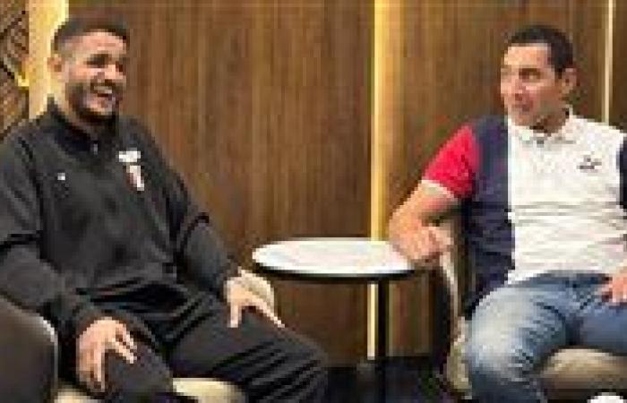 بالبلدي: وزير
      الرياضة
      يستقبل
      بطل
      العالم
      مصطفى
      حسين
      بمطار
      القاهرة
      عقب
      تتويجه
      بذهبية
      المصارعة