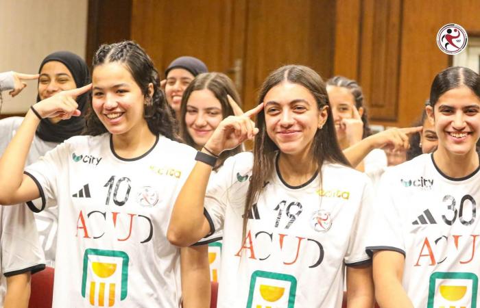 بالبلدي: رئيس
      اتحاد
      اليد
      يهنئ
      ناشئات
      مصر
      بعد
      إسقاط
      ثالث
      أوروبا
      في
      المونديال