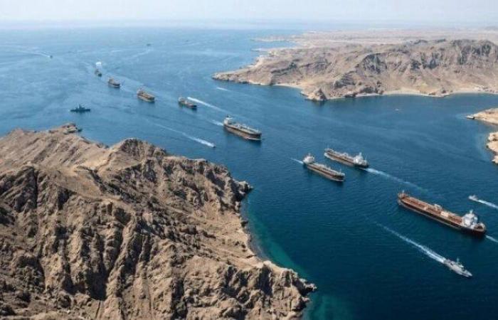 بالبلدي: الجيش
      الأمريكي
      يعيد
      توجيه
      138
      سفينة
      ضمن
      الحصار
      البحري
      المفروض
      على
      إيران