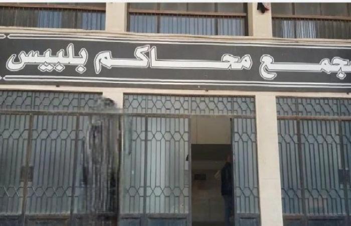 بالبلدي: حبس
      المتهم
      بقتل
      عامل
      داخل
      مقهى
      في
      بلبيس
      4
      أيام
      على
      ذمة
      التحقيقات