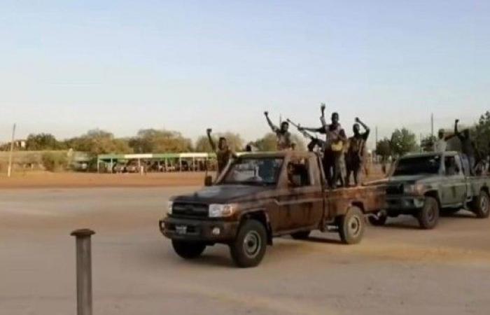 بالبلدي: انفجارات
      عنيفة
      تهز
      الخرطوم
      وبحري
      إثر
      هجوم
      بمسيّرات
      للدعم
      السريع