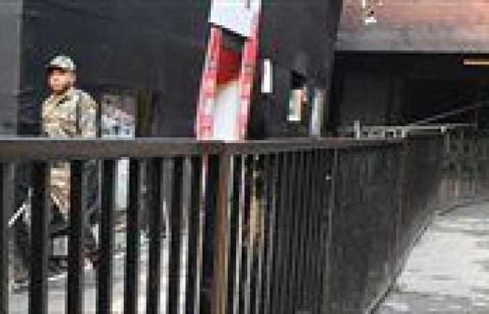 بالبلدي: مصرع
      19
      شخصًا
      في
      تدافع
      خلال
      مهرجان
      هندوسي
      بالهند
      بسبب
      الأمطار