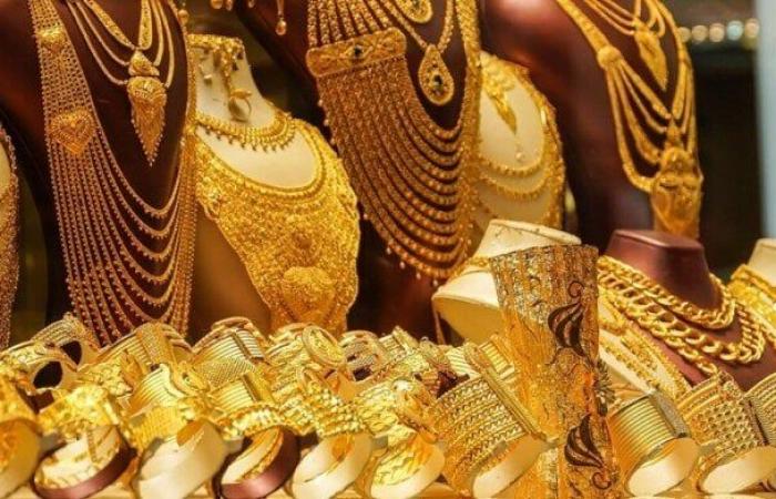 بالبلدي: مفاجأة
      جديدة
      في
      سعر
      الذهب
      اليوم
      الاثنين
      19
      أكتوبر
      2026..
      وهذا
      هو
      سعر
      عيار
      21
      الآن