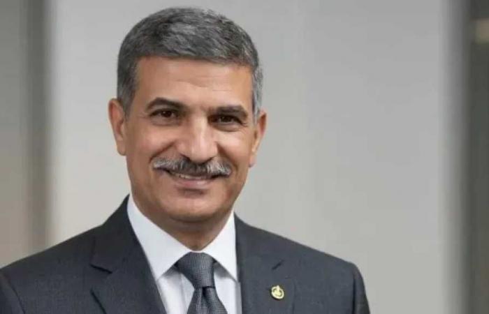 أشرف
      خليفة:
      الذكاء
      الاصطناعي
      يعزز
      العدالة
      الضريبية
      ويدعم
      التحول
      الرقمي