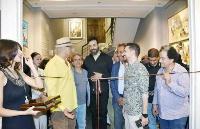 حضور
      كبير
      في
      quot;معرض
      رقم
      4quot;
      للفنان
      مراد
      درويش
      بجاليري
      ضي
      الزمالك