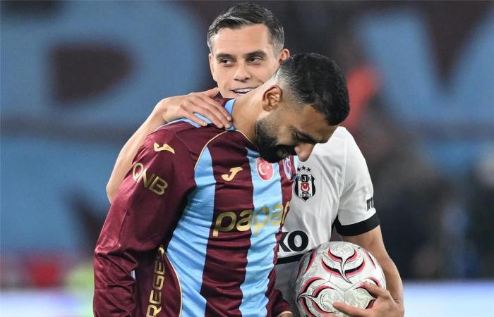 بالبلدي : فيديو
      |
      تصرف
      رائع
      من
      محمد
      صلاح
      بعد
      فوز
      طرابزون
      سبور
      على
      بشكتاش