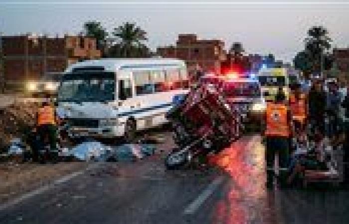 بالبلدي: مصرع
      3
      أشخاص
      وإصابة
      4
      في
      تصادم
      ميكروباص
      وتروسيكل
      بالغربية