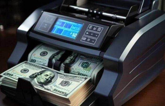 بالبلدي : تجاوز
      55
      جنيها..
      سعر
      الدولار
      يسجل
      أعلى
      مستوياته
      اليوم
      الخميس
      22
      أكتوبر
      2026