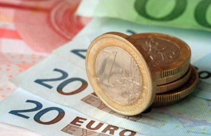 بالبلدي: سعر
      اليورو
      اليوم
      الخميس
      22
      أكتوبر
      2026..
      آخر
      تحديث