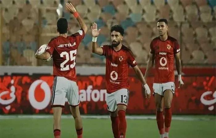 بعد
      تعادل
      الأهلي
      والقناة
      3-3..
      شوبير:
      «الأداء
      مش
      حلو
      خالص
      ومفيش
      روح»