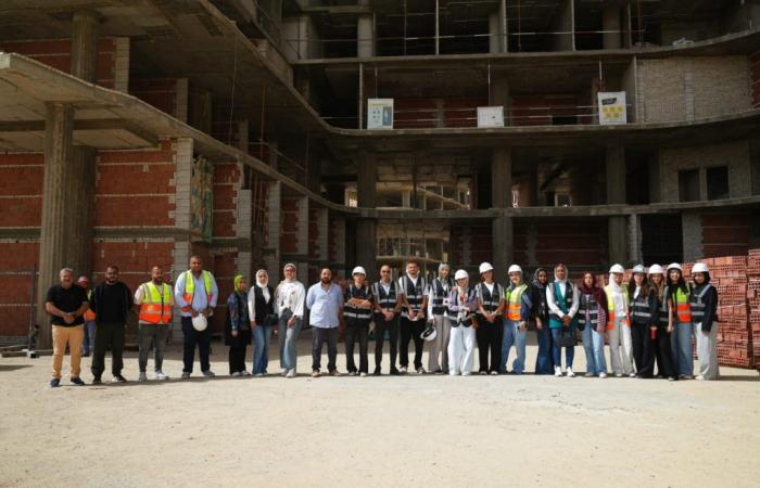 بالبلدي : رادكس
      للتطوير
      العقاري
      تستقبل
      طلاب
      هندسة
      جامعة
      EUE
      في
      جولة
      ميدانية
      بمشروع
      «أجايل»
      بالعاصمة
      الإدارية