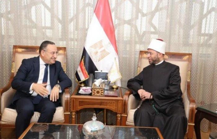 بالبلدي: وزير
      التعليم
      العالي
      يبحث
      مع
      وزير
      الأوقاف
      توظيف
      البحث
      العلمي
      في
      تطوير
      الخطاب
      الدعوي