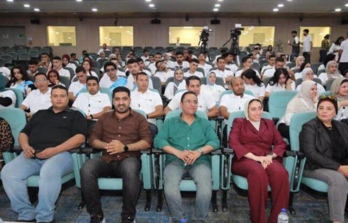 بالبلدي: وزيرا
      التخطيط
      والاستثمار
      في
      حوار
      مفتوح
      مع
      طلاب
      الجامعات
      حول
      مستقبل
      سوق
      العمل