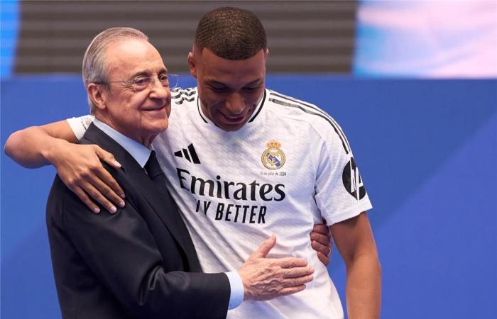 بالبلدي : قرار
      عاجل
      من
      ريال
      مدريد
      بشأن
      حفل
      الكرة
      الذهبية
      2026