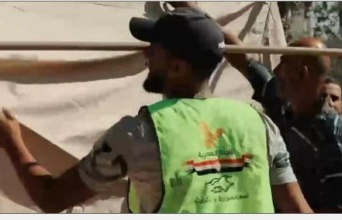 بالبلدي: اللجنة
      المصرية
      توزع
      الخبز
      على
      الفلسطينيين
      بالتعاون
      مع
      المطبخ
      المركزي
      العالمي