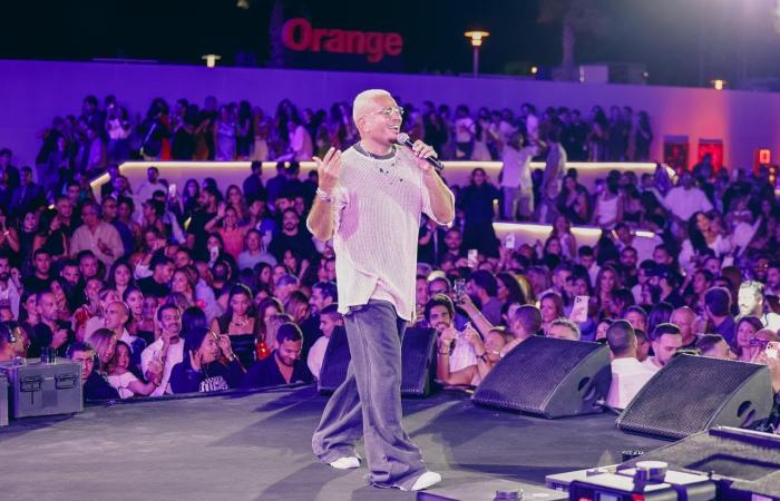بالبلدي: عمرو
      دياب
      يشعل
      أجواء
      مهرجان
      الجونة
      بحفل
      استثنائي
      (صور)