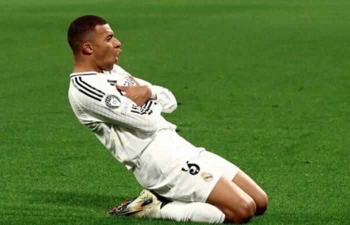 بالبلدي: ريال
      مدريد
      يستعد
      لإنهاء
      مقاطعة
      حفل
      الكرة
      الذهبية..
      ومبابي
      في
      صدارة
      المشهد