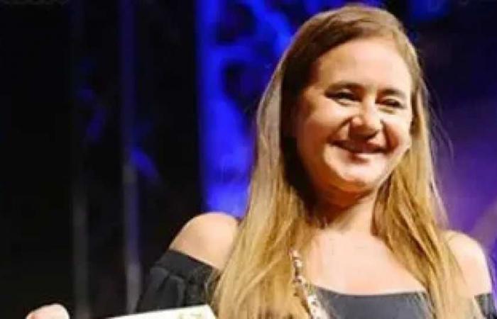نيللي
      كريم
      تخطف
      الأنظار
      بإطلالة
      كاجوال
      من
      الجونة
      وتكشف
      تطورات
      «الفيل
      الأزرق
      3»