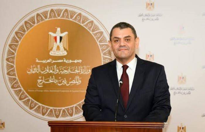 بالبلدي: السفير
      نادر
      زكي:
      تحركات
      مصرية
      مكثفة
      لمنع
      اتساع
      دائرة
      الأزمات
      بالمنطقة