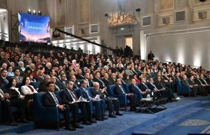 بالبلدي: «العمل»:
      نستهدف
      توفير
      3
      ملايين
      فرصة
      عمل
      وخفض
      البطالة
      إلى
      5.5%
      بحلول
      2030