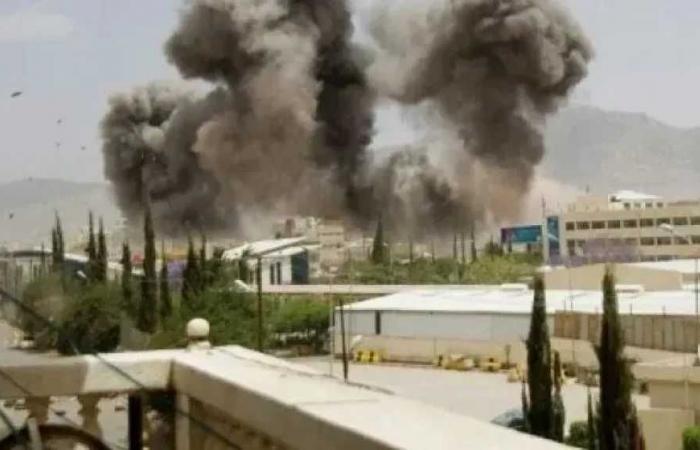 الجيش
      اليمني
      يعلن
      تنفيذ
      736
      عملية
      استهداف
      لمواقع
      الحوثيين
      خلال
      24
      ساعة