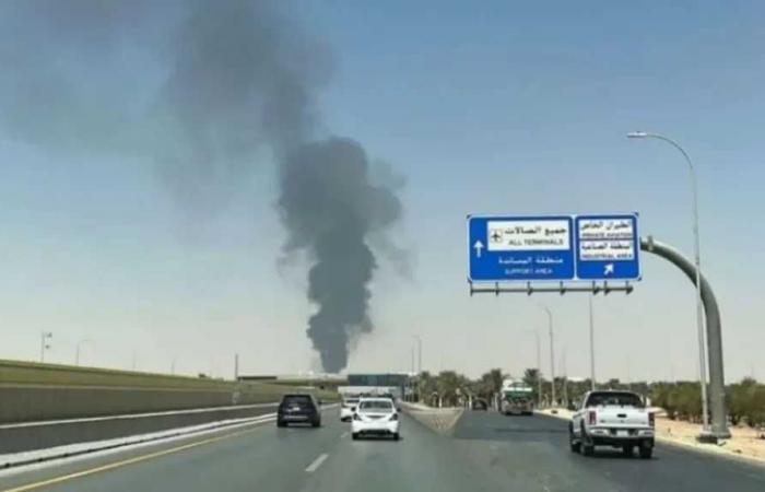 سماع
      دوي
      انفجارات
      في
      الرياض
      مع
      استعداد
      السلطات
      لإعادة
      تشغيل
      المطار
      الدولي