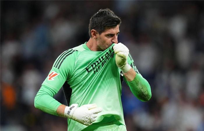 بالبلدي : مفاجآة
      بشأن
      غياب
      كورتوا
      عن
      كلاسيكو
      ريال
      مدريد
      وبرشلونة