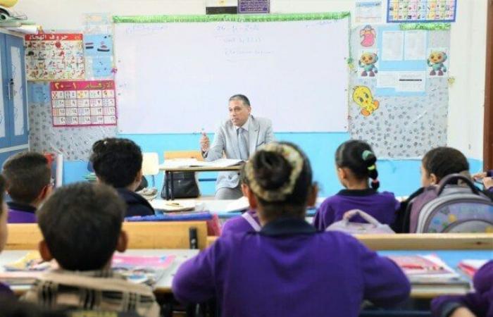 بالبلدي: مدير
      تعليم
      الجيزة
      تتابع
      انتظام
      الدراسة
      في
      7
      مدارس