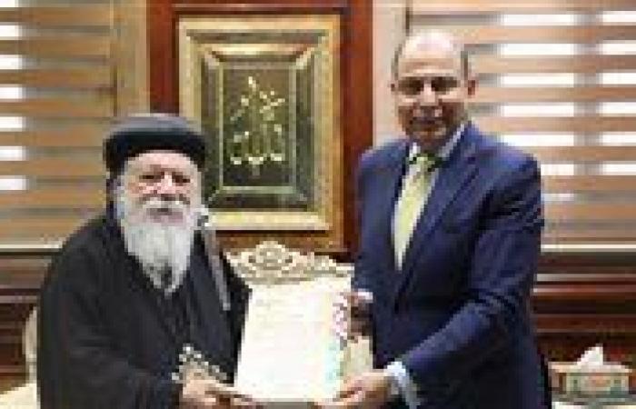 بالبلدي: محافظ
      المنيا
      يستقبل
      مطران
      ملوي
      ويتسلم
      ألبوم
      صور
      افتتاح
      المرحلةالأولى
      لمسار
      العائلة
      المقدسة