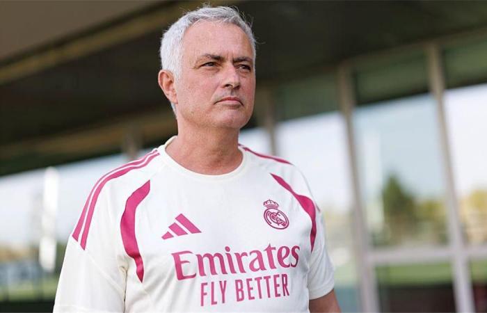 بالبلدي : سبورت:
      لاعب
      ريال
      مدريد
      سلاح
      مورينيو
      السري
      في
      الكلاسيكو