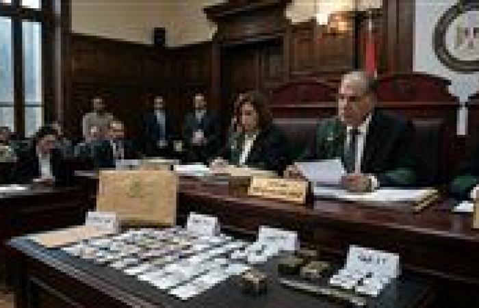 بالبلدي: السجن
      المؤبد
      لتاجر
      مخدرات
      ضُبط
      بحوزته
      مخدر
      الإندازول
      الميثامفيتامين
      وقطع
      حشيش
      وسلاح