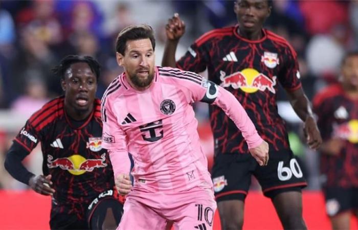 بالبلدي : فيديو
      |
      بمشاركة
      ميسي..
      إنتر
      ميامي
      يسقط
      بثنائية
      أمام
      نيويورك
      ريد
      بولز
      بالدوري
      الأمريكي