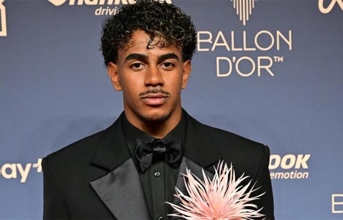 بالبلدي : رسميًا
      |
      لامين
      يامال
      يفوز
      بجائزة
      كوبا
      2026