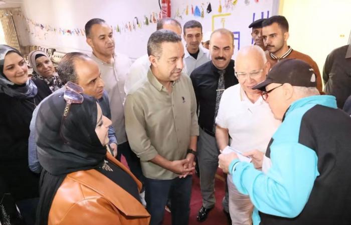 بالبلدي: محافظ
      المنوفية
      يتفقد
      دار
      المسنين
      ببركة
      السبع
      ويتخذ
      هذا
      الإجراء