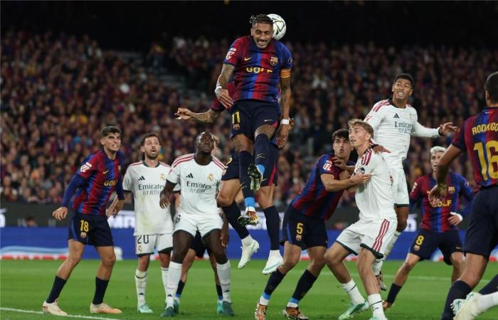 بالبلدي : بسبب
      السوبر
      الإسباني..
      تقديم
      موعد
      مباراتي
      ريال
      مدريد
      وبرشلونة
      في
      الجولة
      الـ23
      من
      الليجا