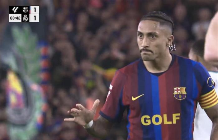 بالبلدي : فيديو
      |
      رافينها
      يسجل
      هدف
      تعادل
      برشلونة
      أمام
      ريال
      مدريد