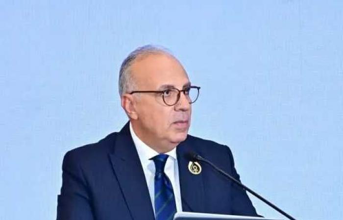 خلال
      فعاليات
      أسبوع
      القاهرة
      للمياه..
      سويلم
      يستعرض
      جهود
      مصر
      في
      تعزيز
      التكيف
      مع
      التغيرات
      المناخية
      وحماية
      السواحل