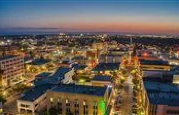 بالبلدي: دراسة
      أمريكية
      تحذر..
      هروب
      مليارديرات
      كاليفورنيا
      يهدد
      حصيلة
      ضريبة
      الثروة