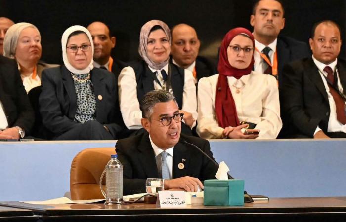 بالبلدي: الهلال
      الأحمر
      المصري
      يشارك
      في
      افتتاح
      وختام
      منتدى
      مصر
      2026
      و4
      جلسات
      رئيسية