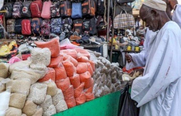 بالبلدي: السودان
      يفتح
      أسواقه
      أمام
      السلع
      المصرية..
      تعرف
      على
      أبرز
      المنتجات
      المستفيدة
      من
      القرار
