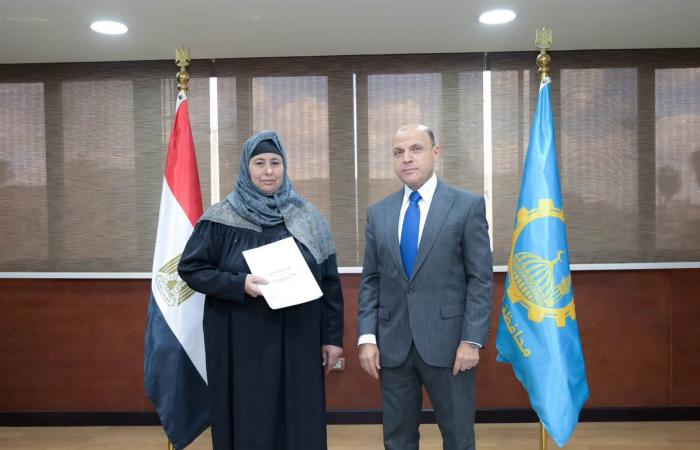 بالبلدي: محافظ
      الغربية
      يُسلّم
      3
      عقود
      تقنين
      لأراضي
      أملاك
      الدولة
      للمستفيدين
      عبر
      المنصة
      الوطنية
